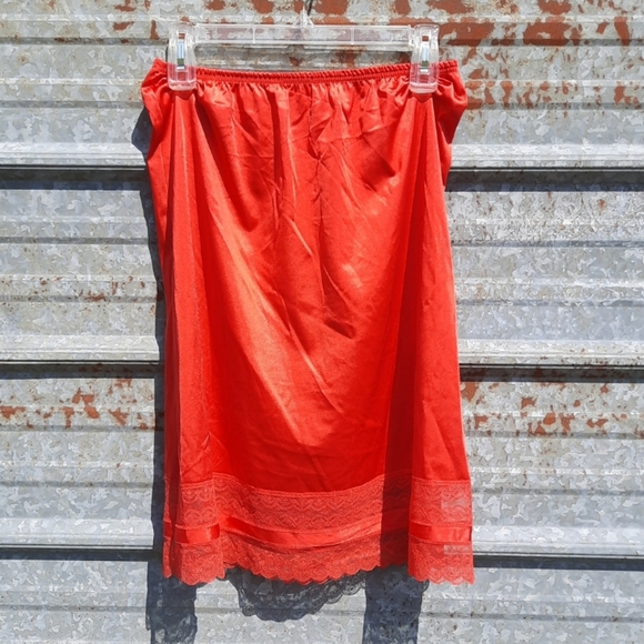 Vintage Silky Flowy Red Vanity Fair Scalloped Lace A-line Skirt Slip - Picture 9 of 14